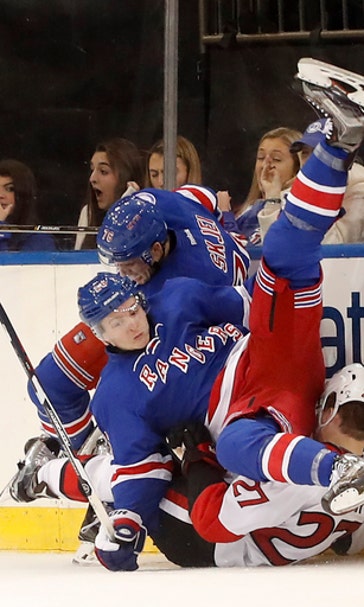 Rangers rally to down Senators 4-3 (Dec 27, 2016)